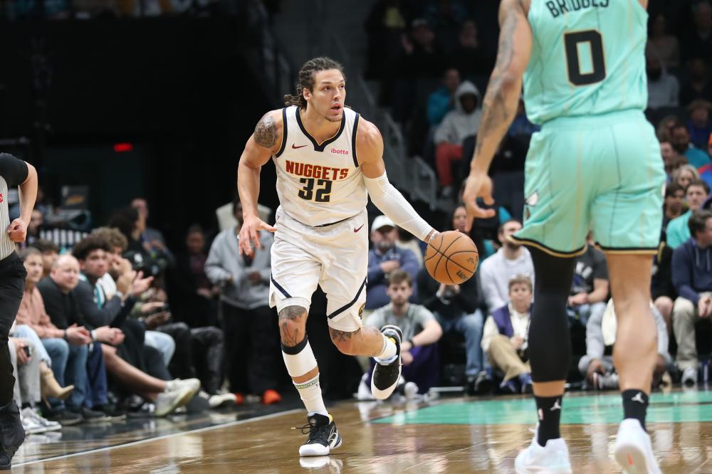 布朗近期遭 布朗近期遭