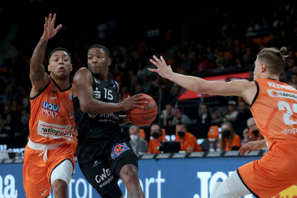 员的流动趋 员的流动趋