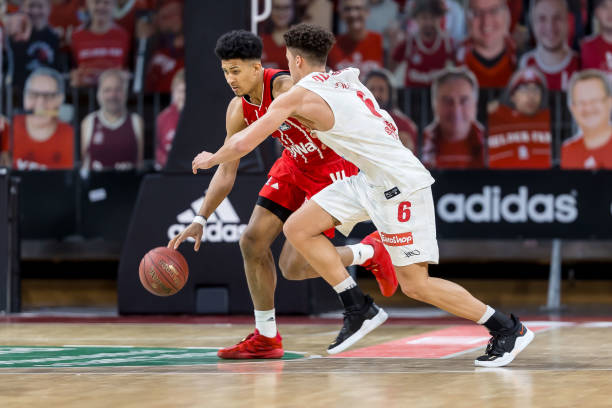 牺牲式跑动 牺牲式跑动