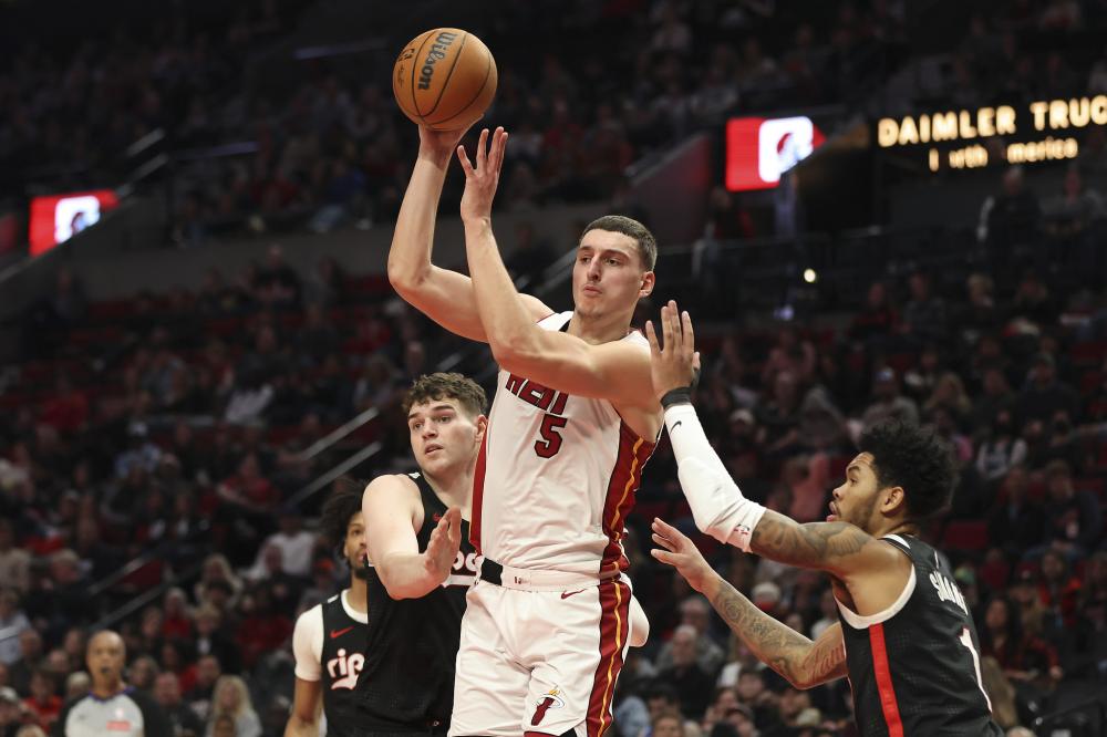 而赵心童与 而赵心童与